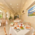 Atlantic Hotel 3*
