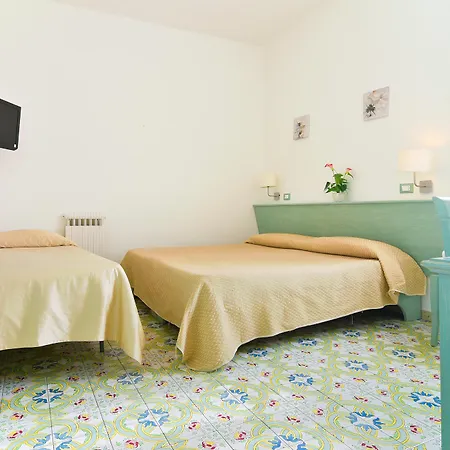 Atlantic Hotel 3*