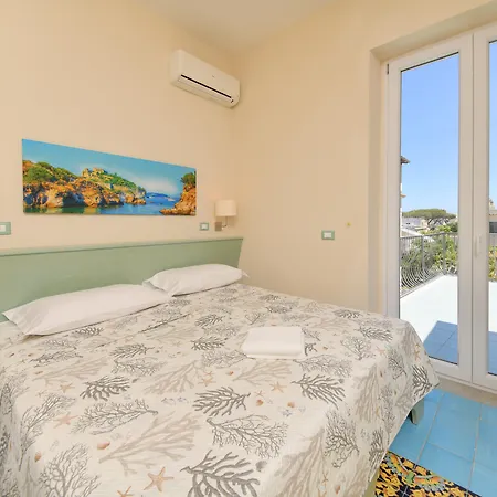 Atlantic Hotel 3*