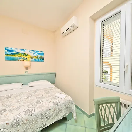 Atlantic Hotel 3*